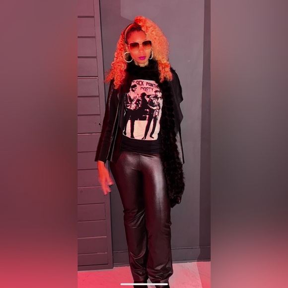 New - I’m Live!!! 🛍️🛍️Like this listing to be notified!! - Picture 12 of 14